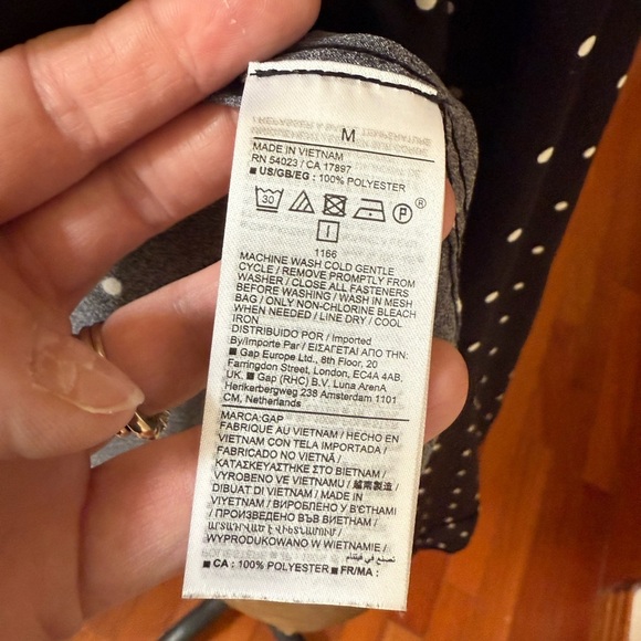 GAP Black and White Polka Dot Shirt M - Picture 4 of 4